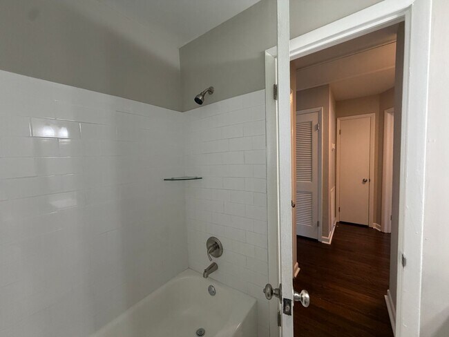 Building Photo - 126 Deerfield Dr