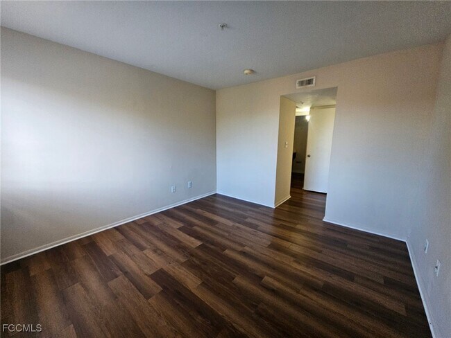 Building Photo - 2875 Winkler Ave