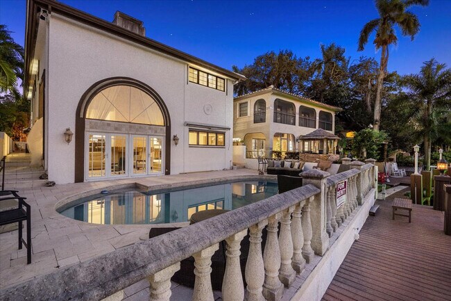 Building Photo - 1421 Ponce de Leon Dr