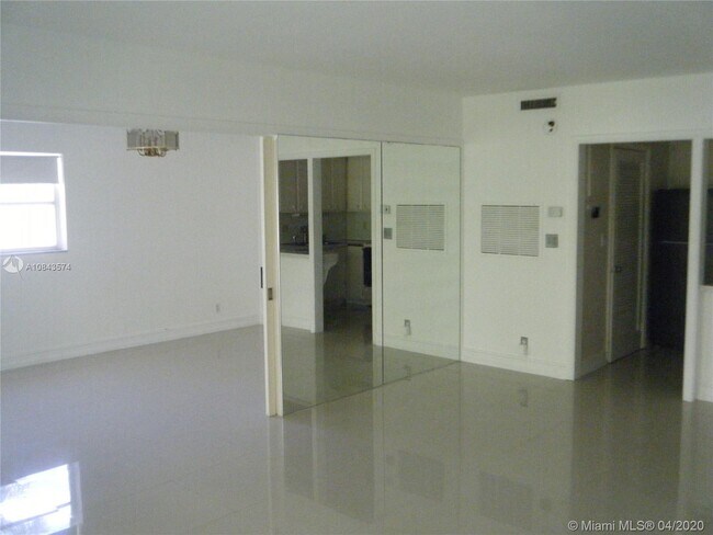 Building Photo - 2430 SE 17th St