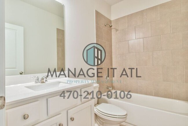 Building Photo - Great location! Elegant Townhome in Doraville