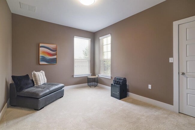 Building Photo - 5317 Gooding Dr