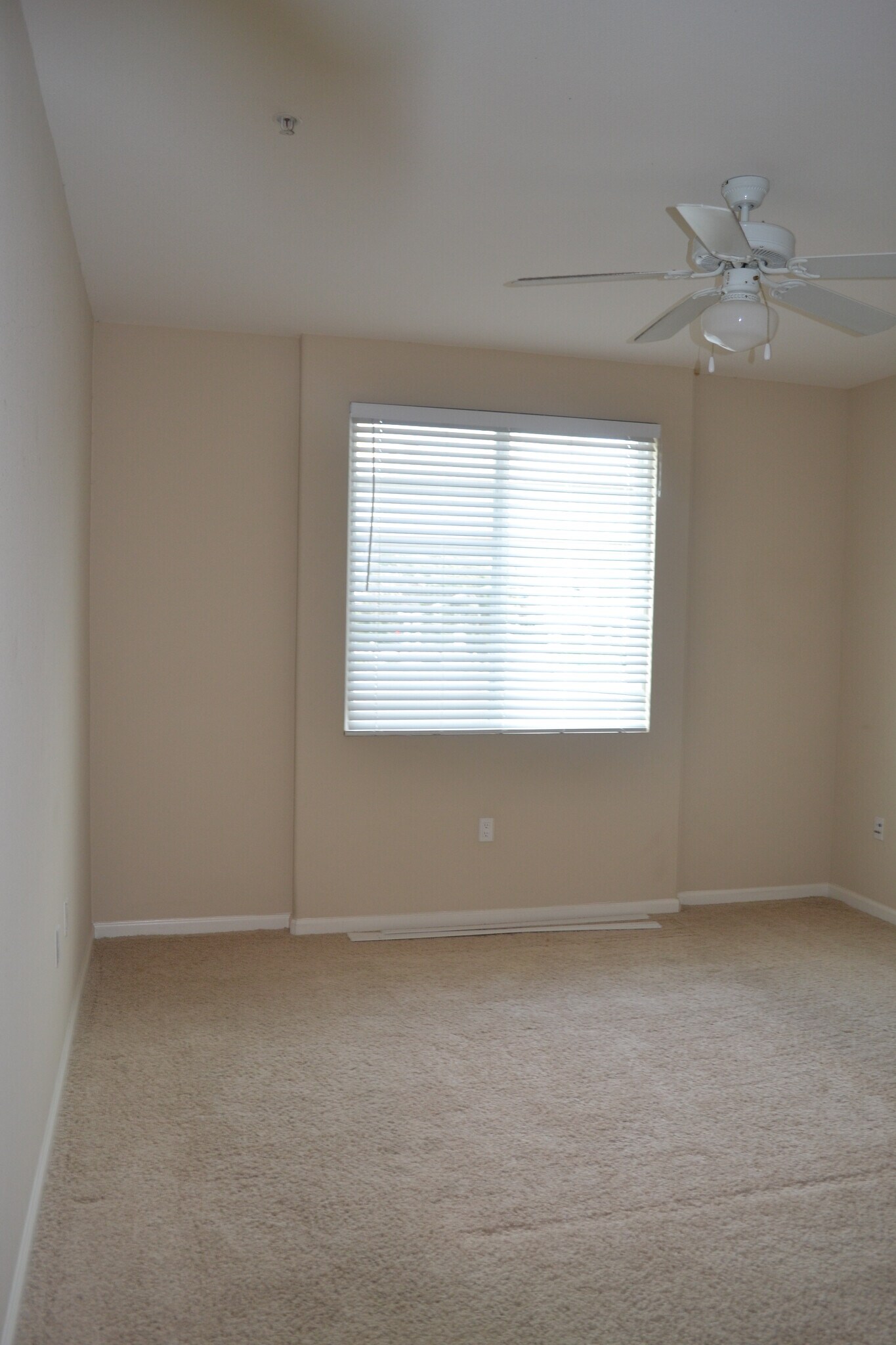 bdroom - 1101 S Main St