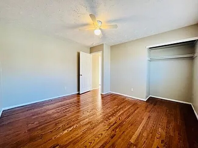 Building Photo - 8710 Cherry Ln Ct
