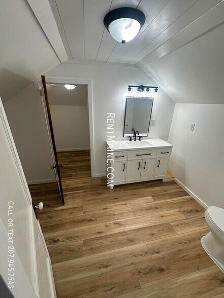 Building Photo - 178 Pearl St