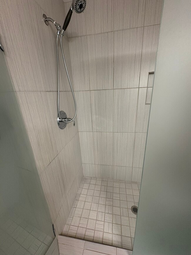 Building Photo - 16314 Springbrook Trl