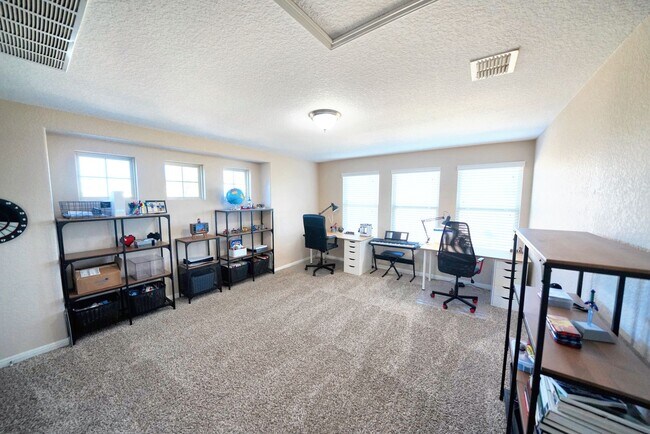 Building Photo - Executive 5-Bedroom Home in Coveted Crossvine Subdivision - Realtor Commission: $750