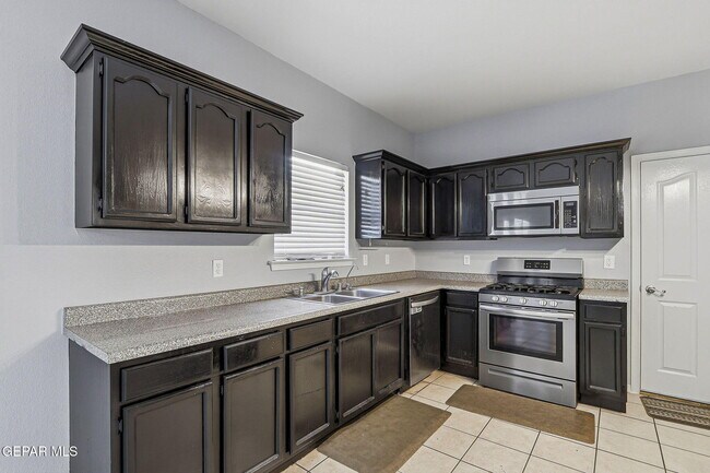 Building Photo - 4321 John B Oblinger Dr