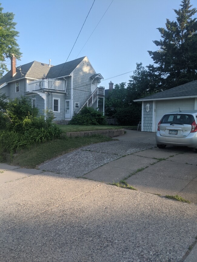 Building Photo - 2303 Pierce St NE