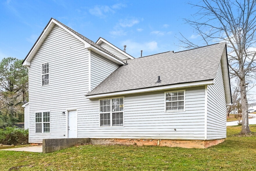 Building Photo - 3444 Sumter Pl