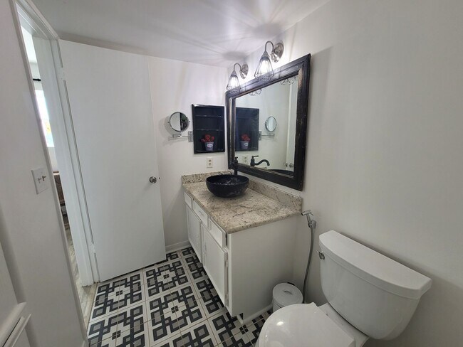 Building Photo - 215 Postoffice St