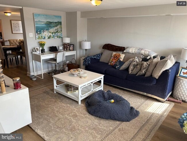 Building Photo - 341 Emmett St