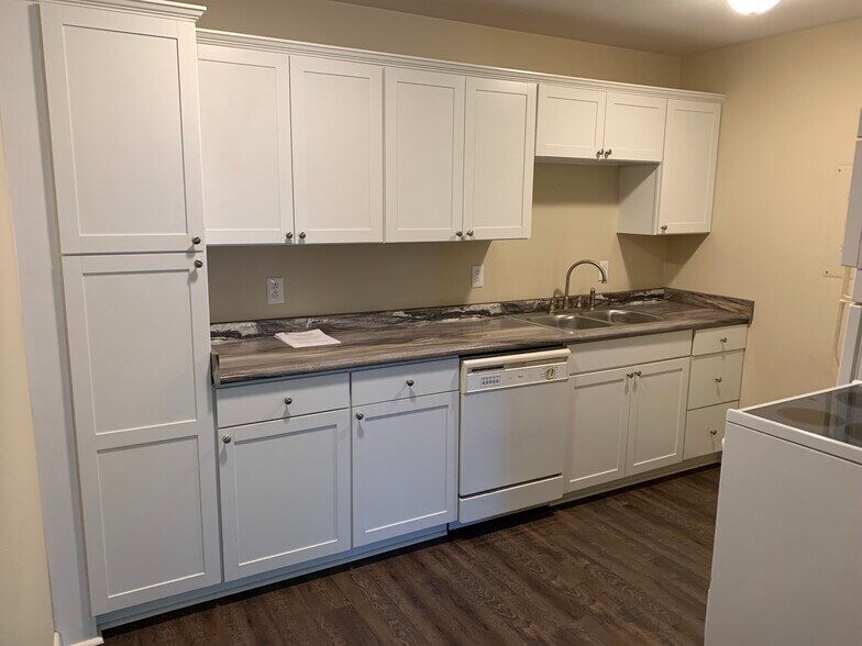 Building Photo - 2601 Hillsboro Pike