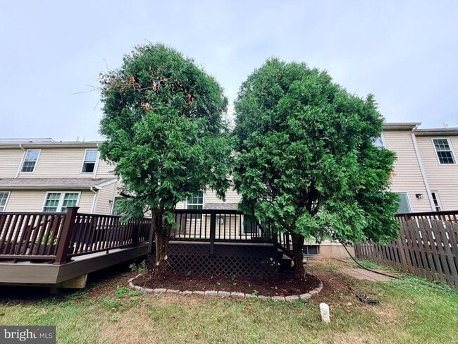Building Photo - 1422 Oxford Cir