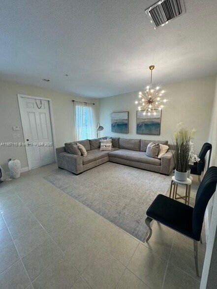 Building Photo - 1318 SW 147th Ter