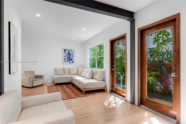 Building Photo - 226 Jefferson Ave