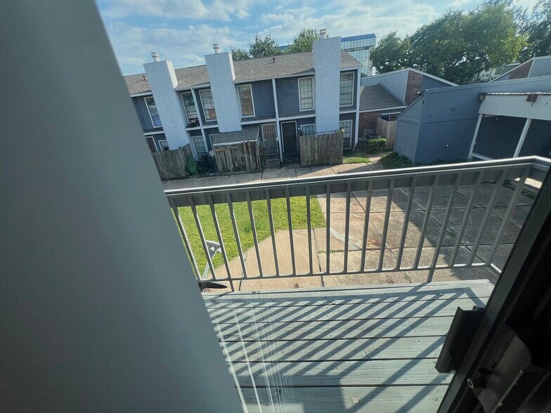 Balcony - 9550 Deering Dr
