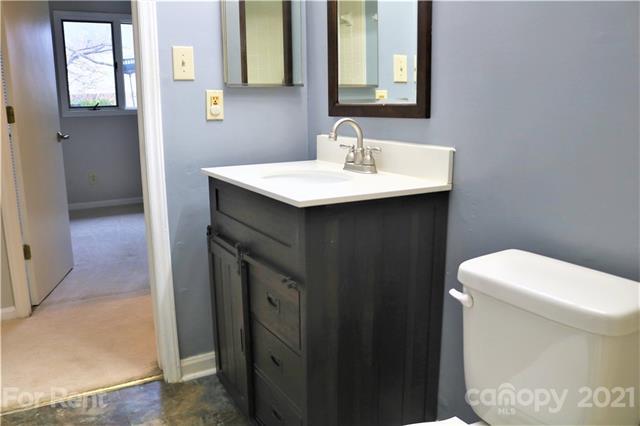 Building Photo - 1847 J Julian Ln