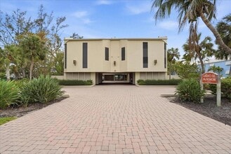 Building Photo - 5611 Gulf of Mexico Dr