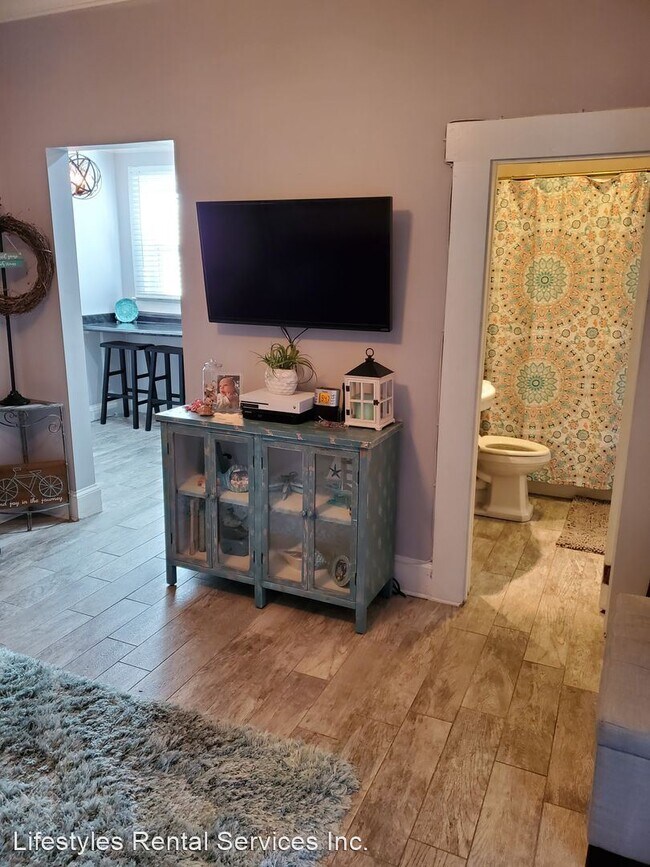 Building Photo - 1 br, 1 bath House - 530 2nd St #1