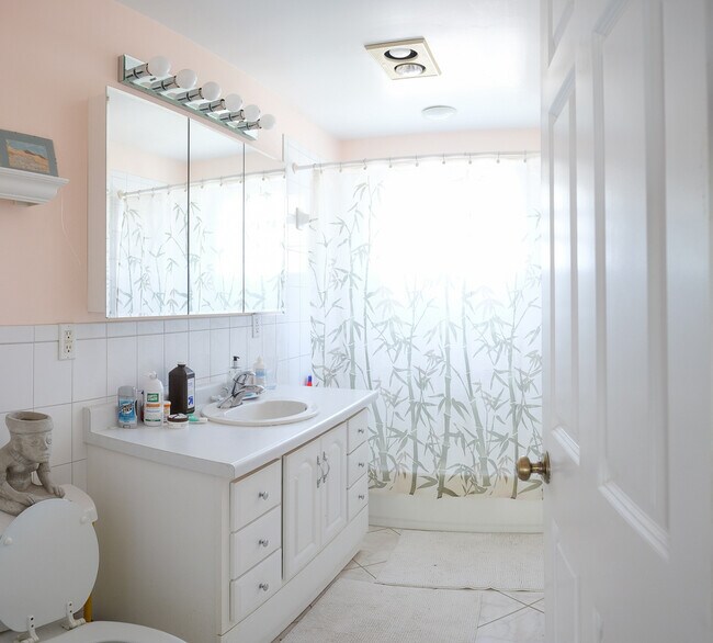 Building Photo - Jager Saratoga