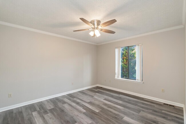 Building Photo - 6501 Beaver Ridge Rd
