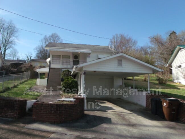 Building Photo - 102 Wainwright Rd