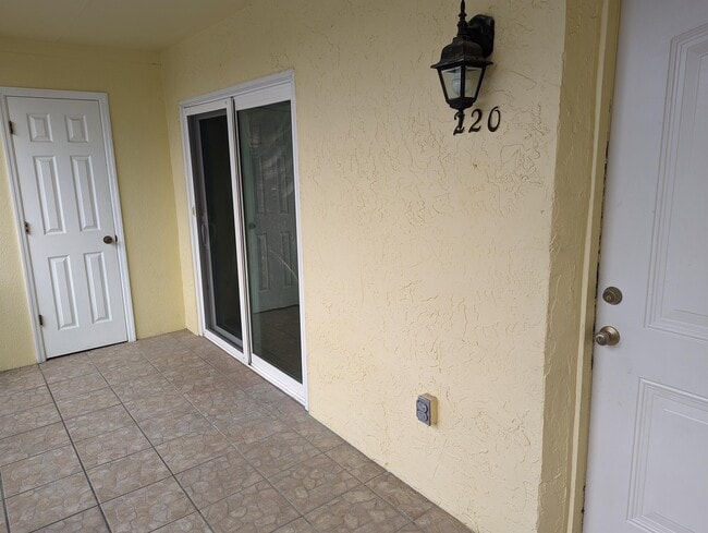 Building Photo - 3135 Shady Dell Ln