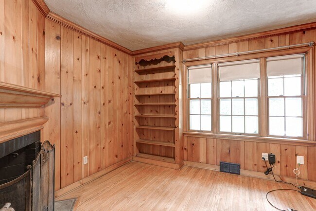 Building Photo - 4 bedroom, 2.5 bathroom home in Camp Hill