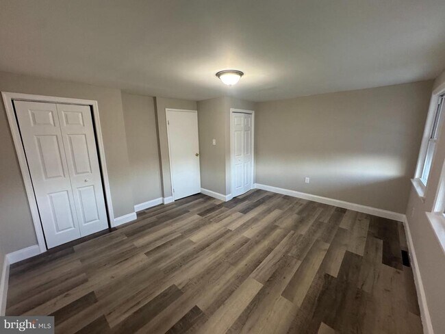 Building Photo - 8050 Lansdale Rd