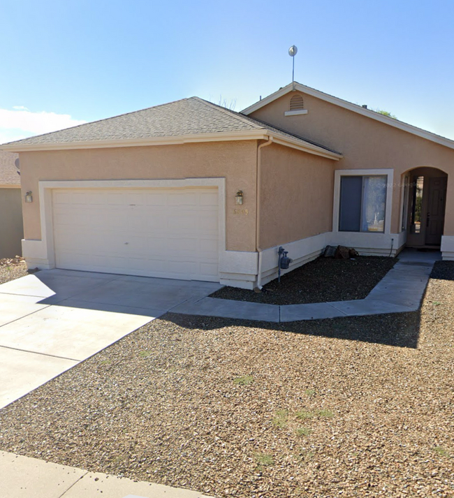 Primary Photo - 6895 E Elbrook Ave