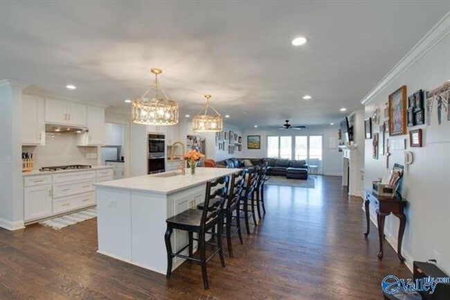 Building Photo - 8129 Hickory Hill Ln SE