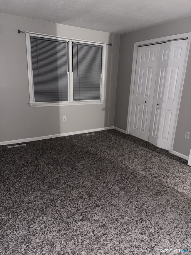 Building Photo - 65 Hitchcock Dr