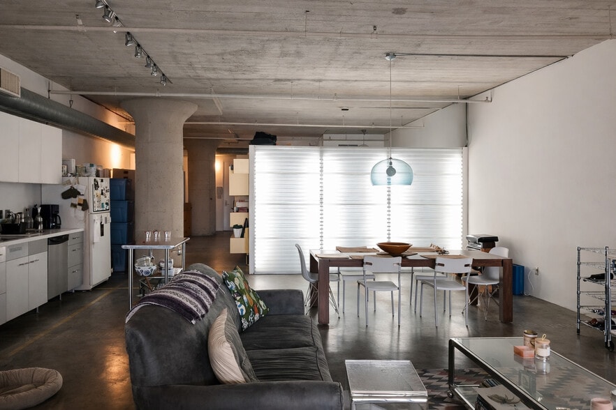 Building Photo - 1855 Industrial St