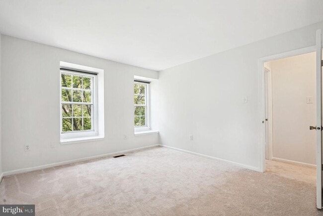 Building Photo - 9909 Hemlock Woods Ln