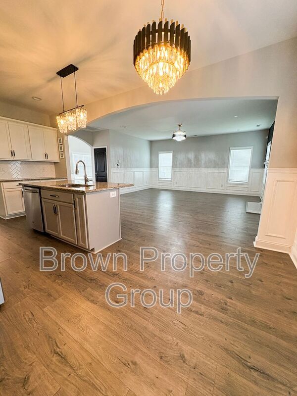Building Photo - 179 Stafford Ave