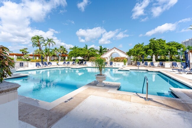 Building Photo - 2000 E Island Blvd