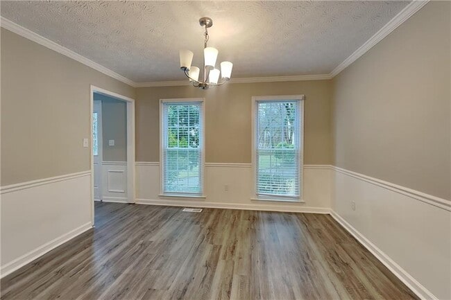 Building Photo - 1595 Thoreau Dr