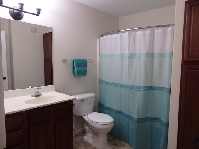 Interior Photo - Courtwood Village I