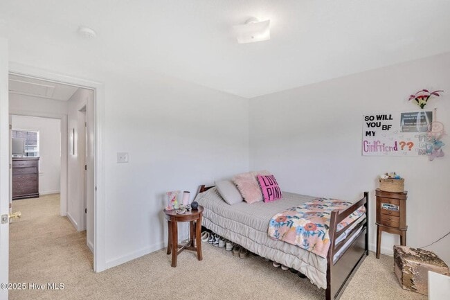 Building Photo - Very Well Maintained Townhome In Carolina ...