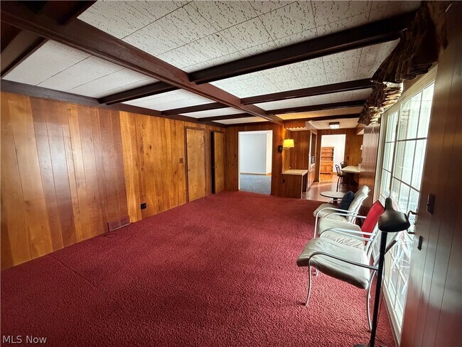 Building Photo - 290 Glenview Rd