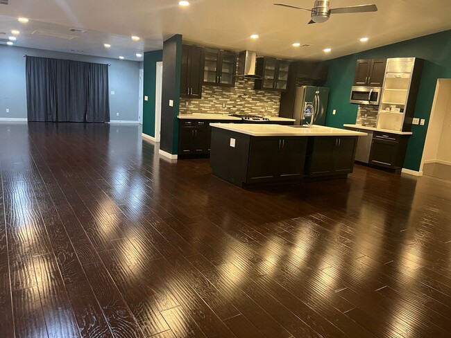 Building Photo - True Beauty! SOLAR