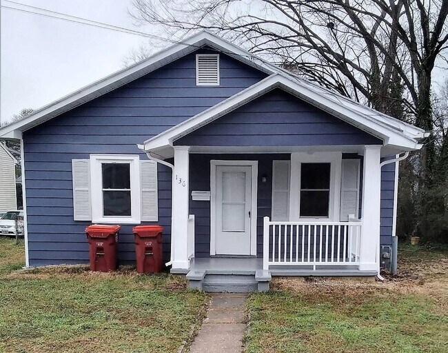 Building Photo - 2 bedroom house in Colonial Heights