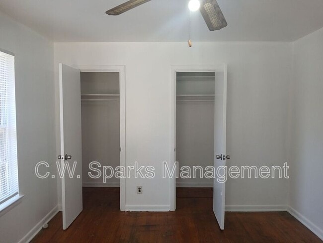 Building Photo - 3019 Avon St