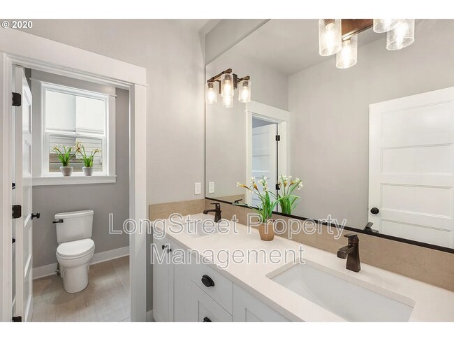 Building Photo - 4447 NW Woodgate Ave