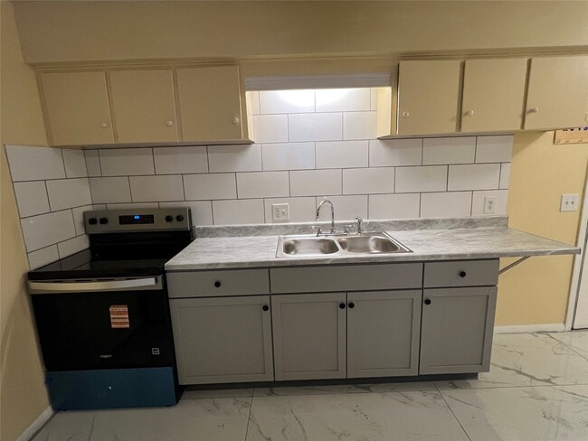 Building Photo - 134 W Main St