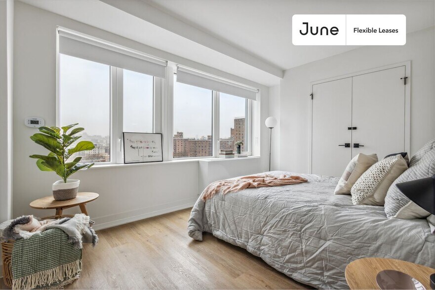 Building Photo - Absolutely ROOM at The Heritage House