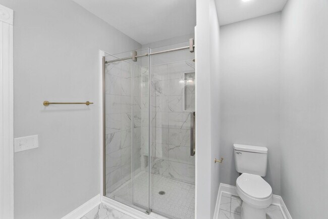 Building Photo - 412 S Ellis St