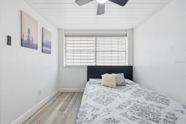 Building Photo - 2521 W Minnehaha St