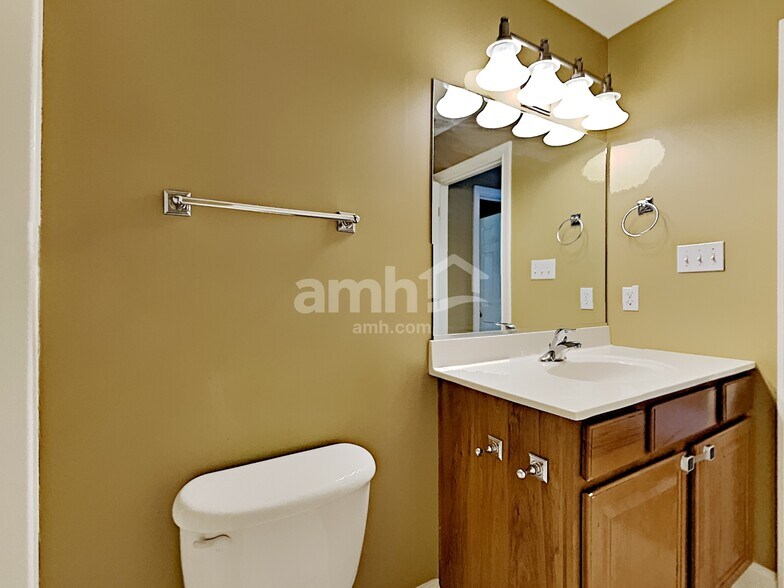 Building Photo - 10904 Parkgate Ln